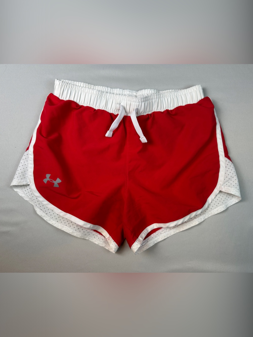 Under Armour Girls Red Athletic Shorts Size Medium Drawstring